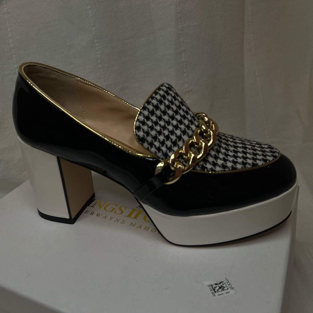 Women’s heels brand new size 8